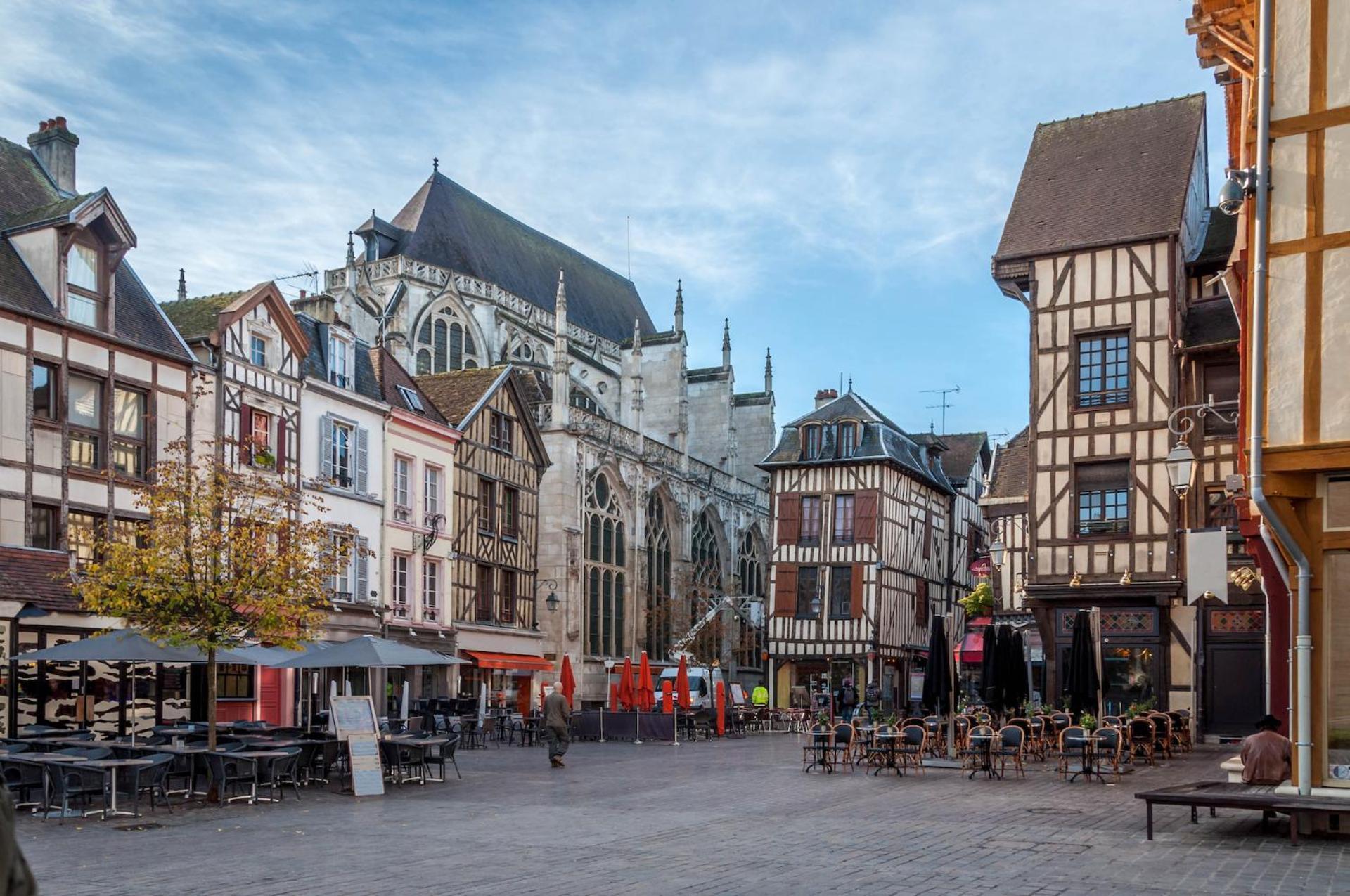 Spacieux & Lumineux Avec Smart Tv Et Wi-Fi Rapide Troyes Buitenkant foto